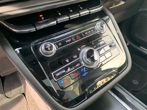 Used 2022 Lincoln Corsair AWD w/ Premium Package image 26
