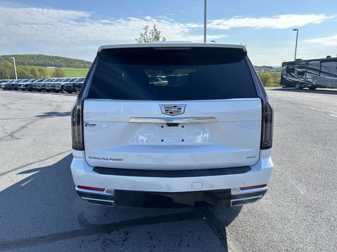 Used 2025 Cadillac Escalade Premium Luxury w/ Touring Package AWD/4WD image 6