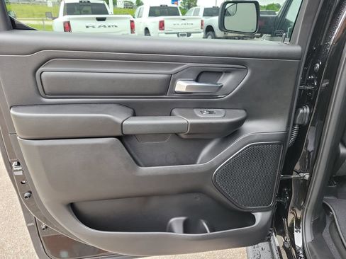 New 2026 RAM 1500 Express AWD/4WD image 11