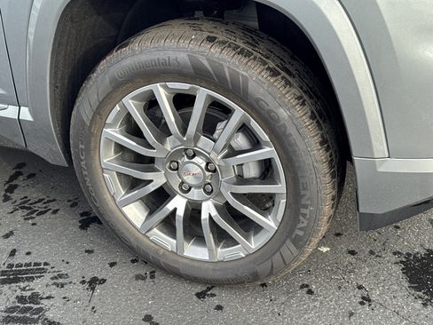 New 2026 GMC Terrain Denali w/ LPO, Black Badging Package image 6