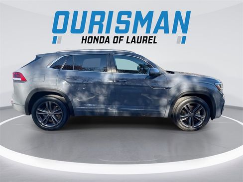 Used 2022 Volkswagen Atlas Cross Sport SEL R-Line image 9