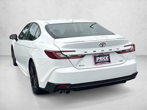 Used 2026 Toyota Camry SE FWD image 7
