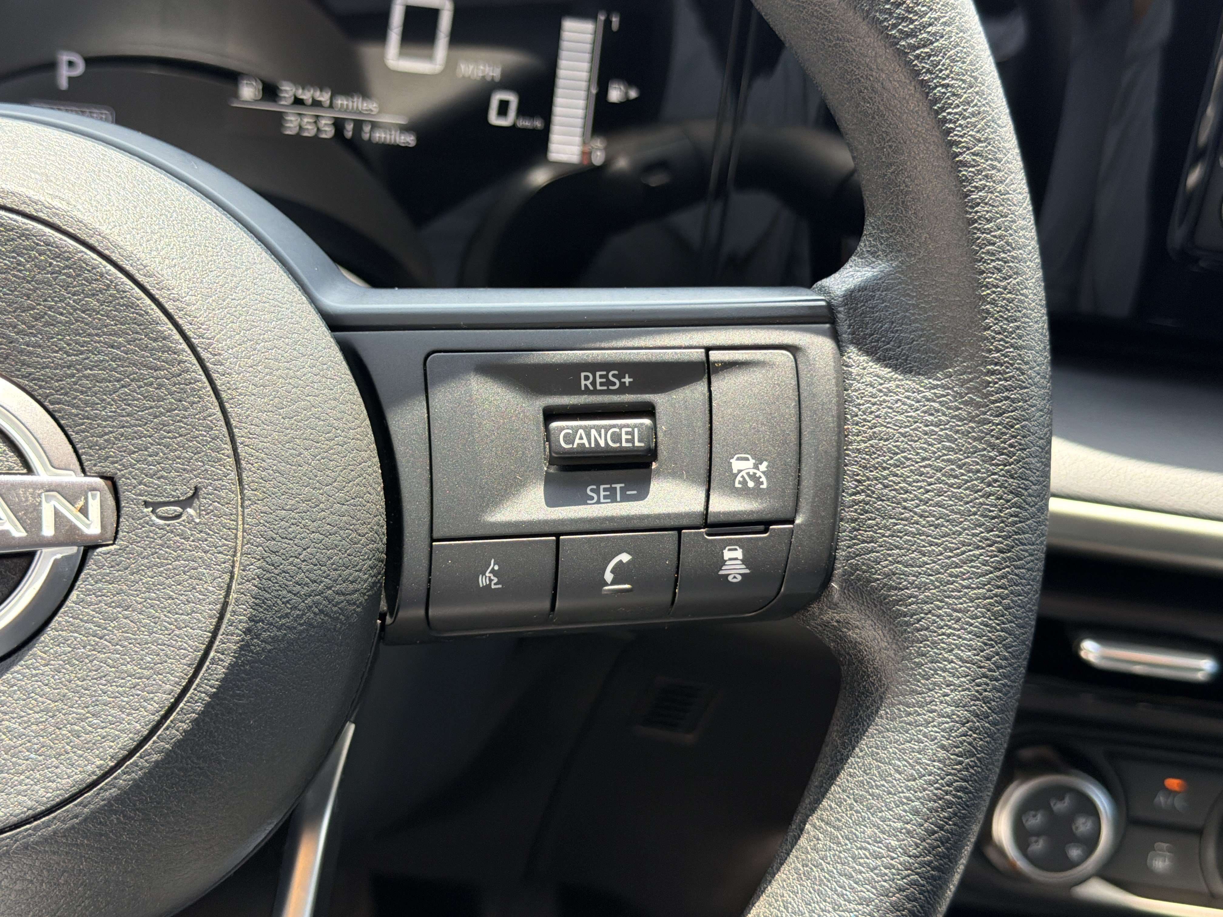Used 2025 Nissan Kicks S AWD/4WD image 26