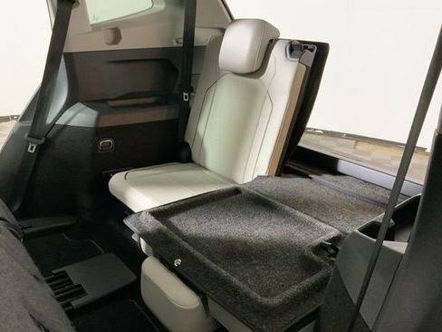 Used 2019 Volkswagen Tiguan SEL Premium w/ 3rd Row Seat Package image 38