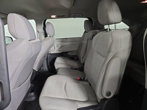 Used 2024 Toyota Sienna LE AWD/4WD image 15