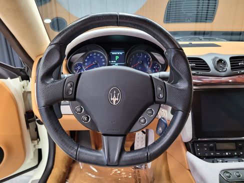 Used 2018 Maserati GranTurismo Sport image 21