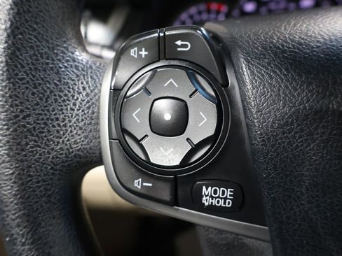 Used 2012 Toyota Camry LE image 30