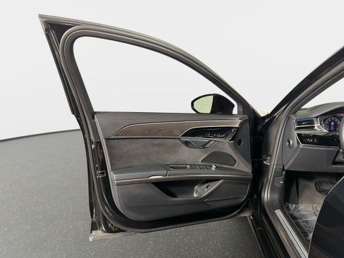 Used 2023 Audi A8 L 3.0T AWD/4WD image 35