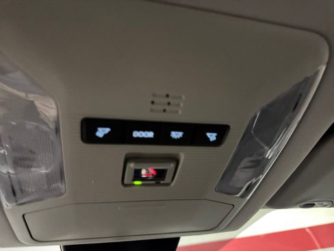 Certified 2025 Toyota RAV4 LE AWD/4WD image 29