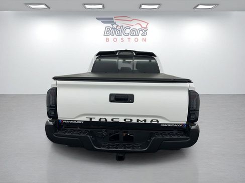 Used 2018 Toyota Tacoma SR w/ SR Convenience Package image 5