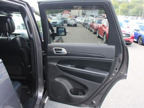 Used 2020 Jeep Grand Cherokee Altitude image 15