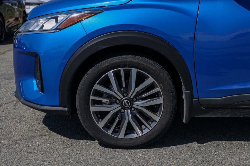 Used 2024 Nissan Kicks SV FWD image 12