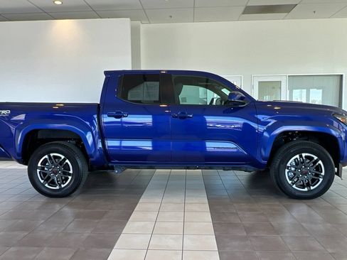Certified 2025 Toyota Tacoma TRD Sport AWD/4WD image 3