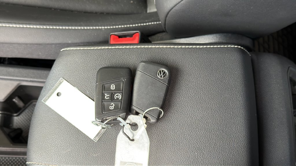 Used 2024 Volkswagen Tiguan SE FWD image 39
