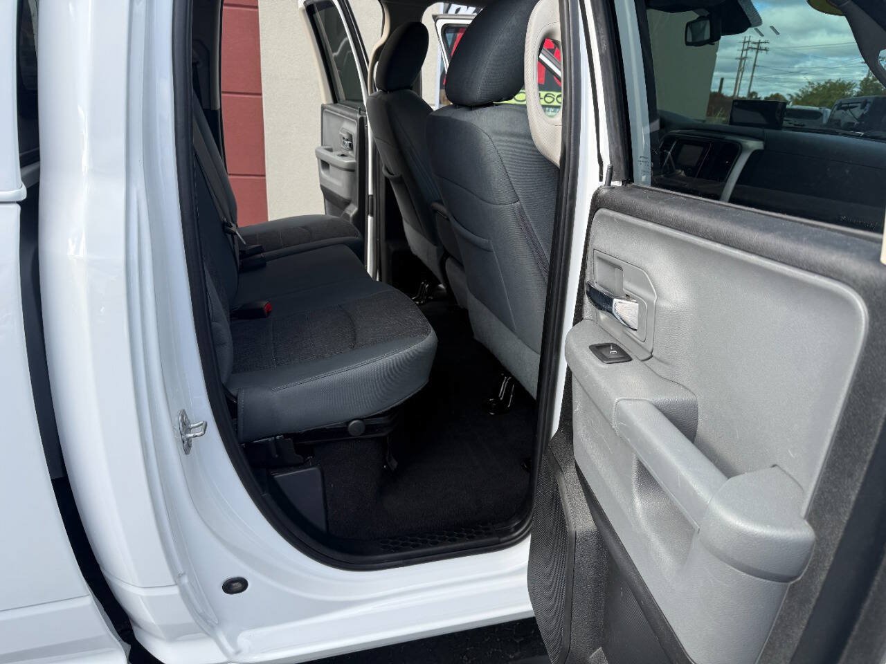 Used 2016 RAM 1500 Big Horn AWD/4WD image 18