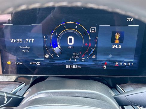 Used 2025 Chevrolet Suburban Z71 AWD/4WD image 12