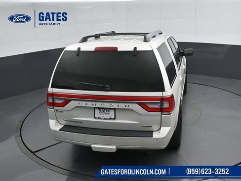 Used 2016 Lincoln Navigator Select AWD/4WD image 49