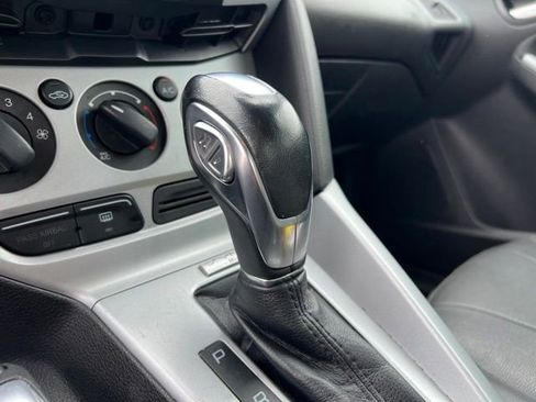 Used 2014 Ford Focus SE w/ Equipment Group 201A FWD image 20