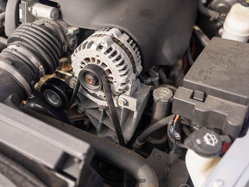 Used 2005 Chevrolet SSR w/ Preferred Equipment Group image 27