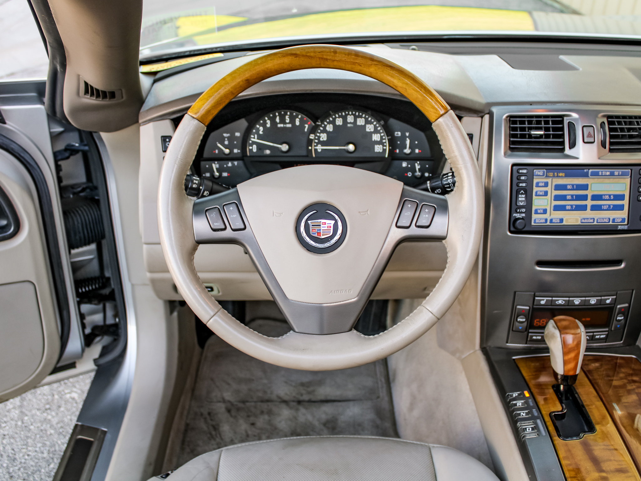 Used 2004 Cadillac XLR RWD image 22