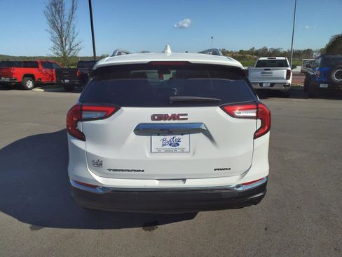 Used 2023 GMC Terrain SLT image 4