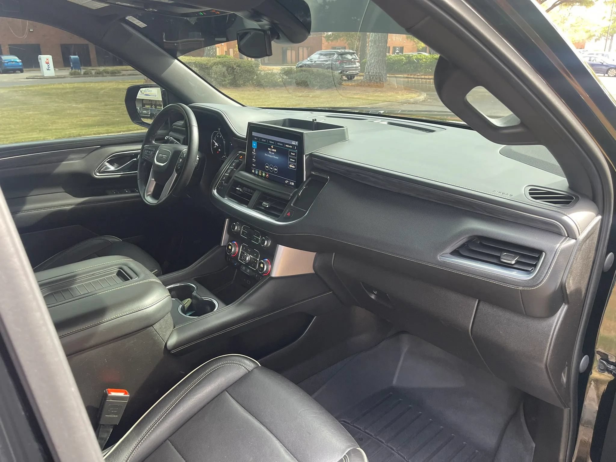 Used 2021 GMC Yukon SLT RWD image 14