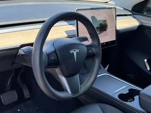 Used 2023 Tesla Model Y Long Range AWD/4WD image 17