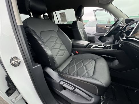 Used 2024 Volkswagen Atlas SE image 25