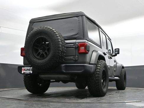 Used 2019 Jeep Wrangler Unlimited Sport S AWD/4WD image 37