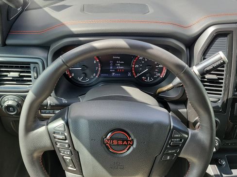 Used 2024 Nissan Titan PRO-4X w/ Pro-4x Convenience Package AWD/4WD image 22
