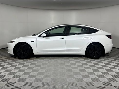 Used 2024 Tesla Model 3 Standard Range RWD image 4