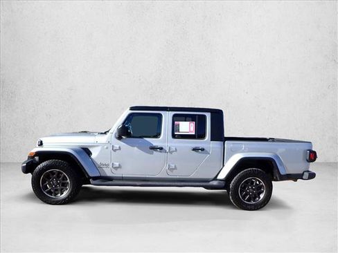 Used 2023 Jeep Gladiator Overland w/ Trailer Tow Package image 2