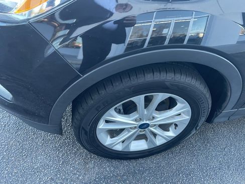 Used 2019 Ford Escape SE image 5