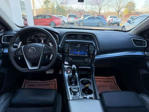 Used 2017 Nissan Maxima SR w/ Midnight Edition image 10