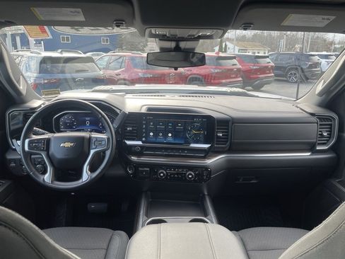 Used 2024 Chevrolet Silverado 2500 LT w/ Convenience Package image 12