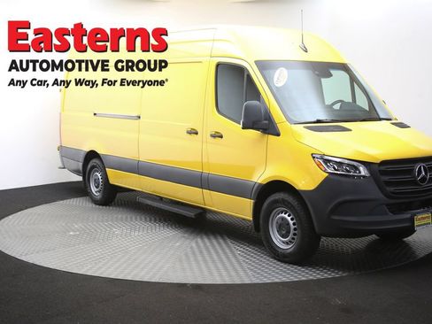Used 2021 Mercedes-Benz Sprinter 2500 w/ Acoustic Package image 46