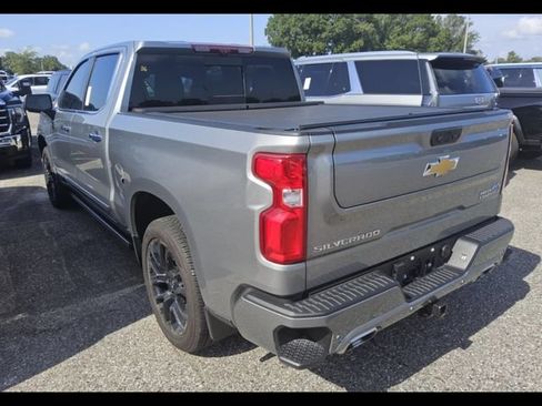 Used 2025 Chevrolet Silverado 1500 High Country AWD/4WD image 5