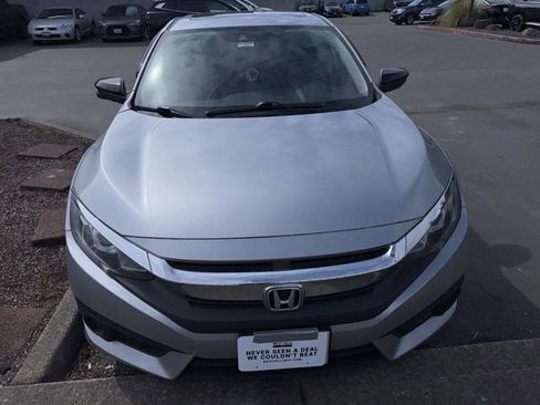Used 2018 Honda Civic EX image 2