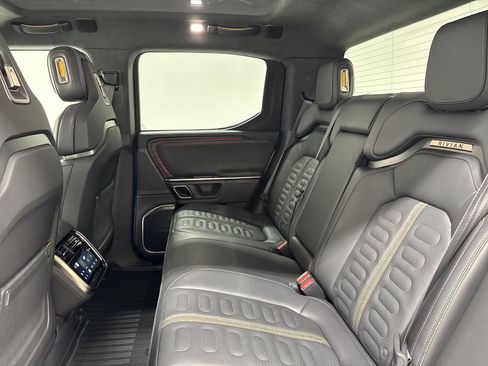 Used 2023 Rivian R1T Adventure AWD/4WD image 21