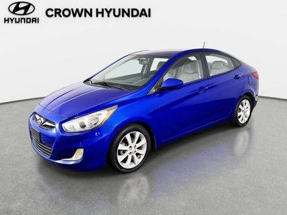 Used 2012 Hyundai Accent GLS w/ Premium Pkg 3