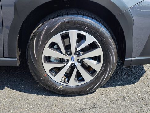 Used 2023 Subaru Outback Premium AWD/4WD image 9