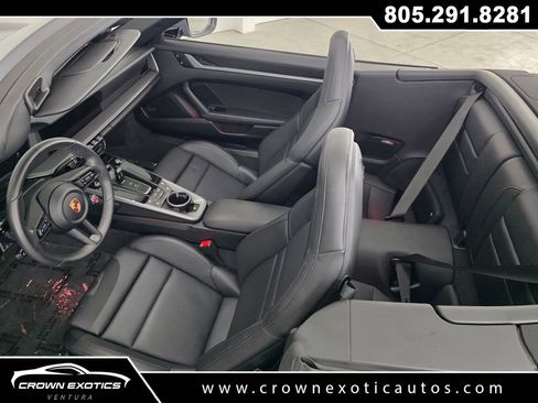Used 2025 Porsche 911 Carrera w/ Premium Package RWD image 28