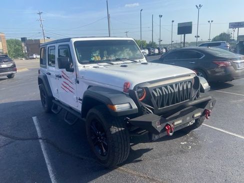 Used 2019 Jeep Wrangler Unlimited Sport AWD/4WD image 3