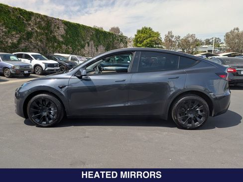 Used 2024 Tesla Model Y Long Range AWD/4WD image 4