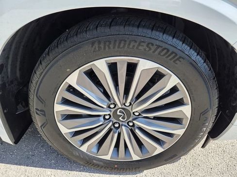 Certified 2026 INFINITI QX80 Luxe w/ Cargo Package AWD/4WD image 9