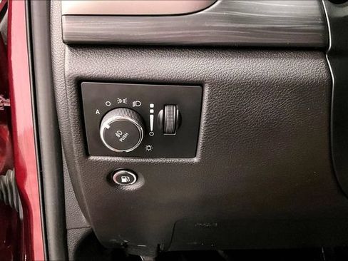 Used 2020 Jeep Grand Cherokee Altitude AWD/4WD image 38