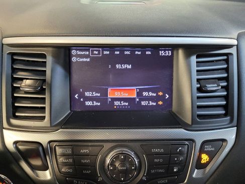Used 2020 Nissan Pathfinder SL FWD image 25
