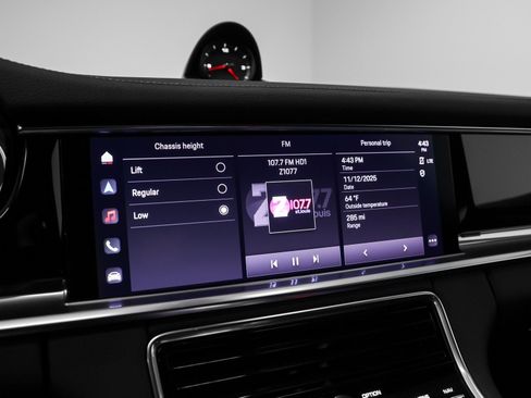 Used 2023 Porsche Panamera 4 image 34