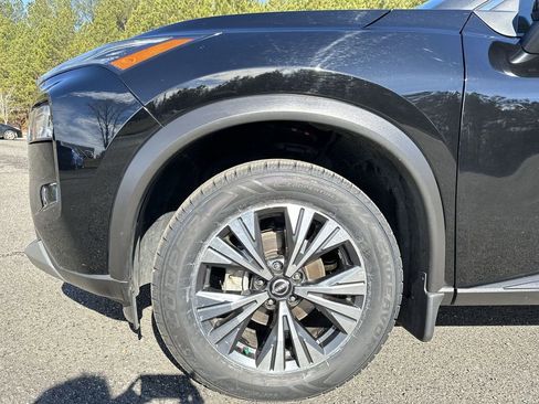 Used 2023 Nissan Rogue SV image 18