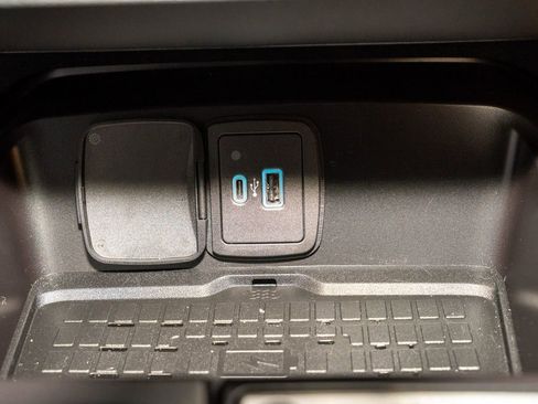 Used 2024 Ford Bronco Badlands image 16